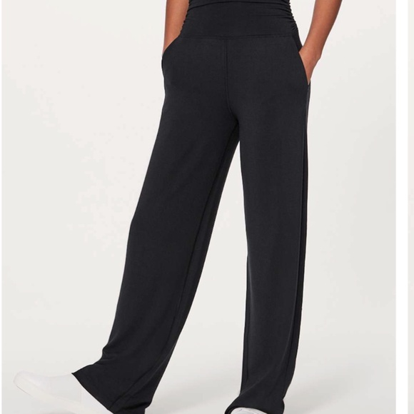 Lululemon Take It Easy Pant Black High Waist Ruched Pockets 4 Inseam 31" - Picture 1 of 11